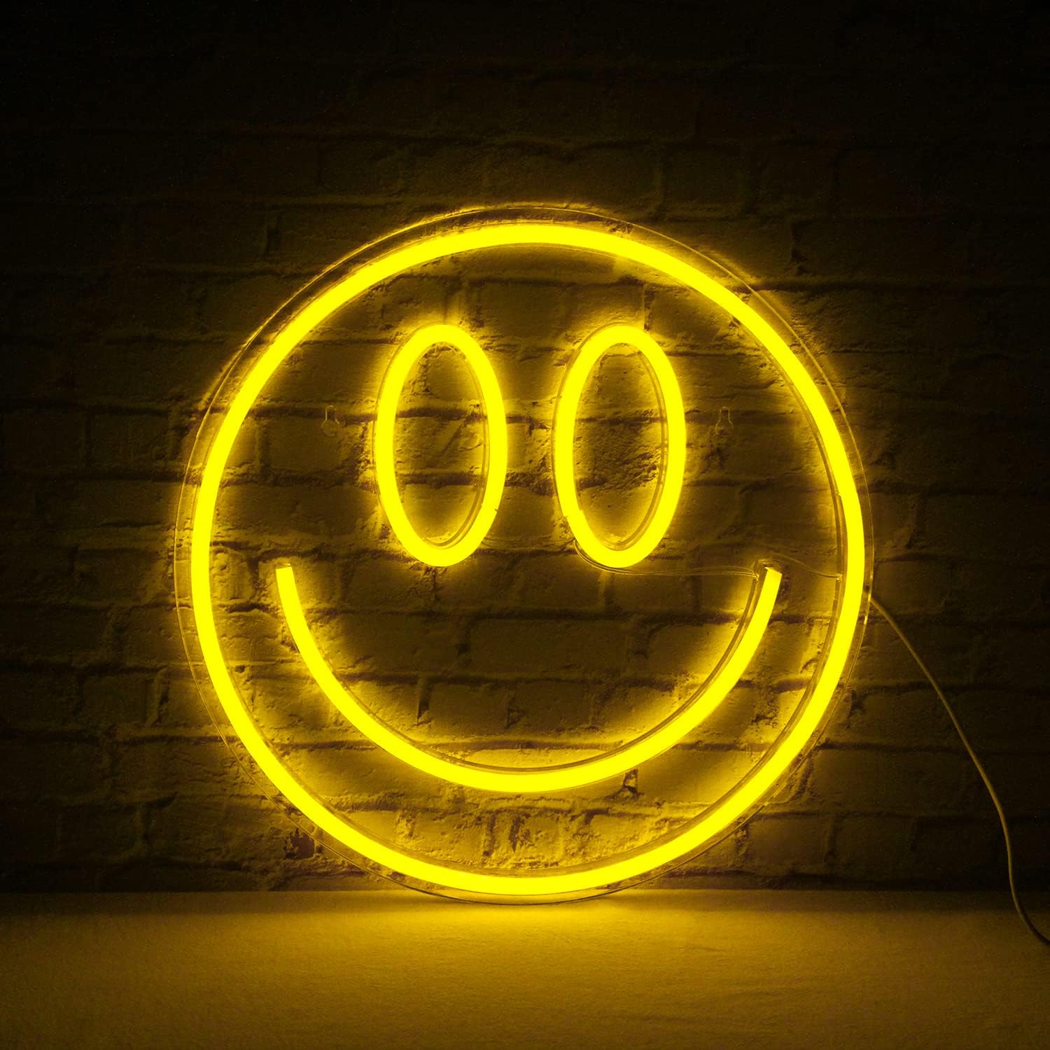 Smiley LED sinjal tan-neon fuq il-ħajt