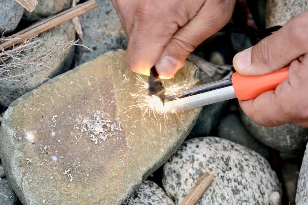 żnied tal-manjeżju għal nar naturali għall-ikkampjar