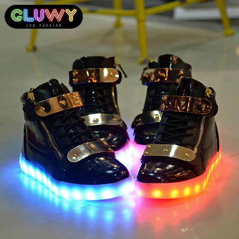 Sneakers brillanti gluwy