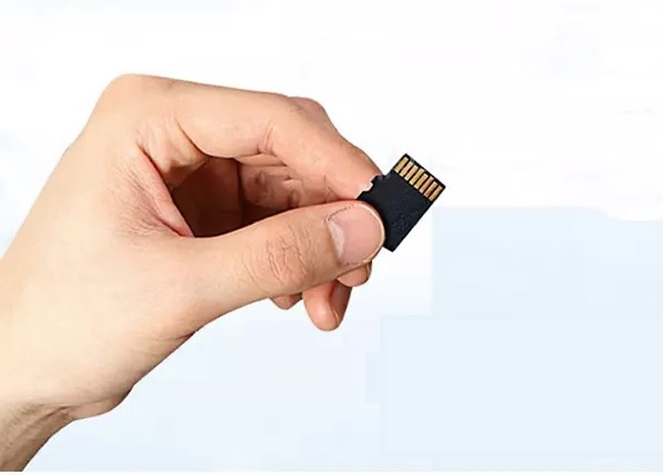 Ip kamera appoġġ karti 32gb